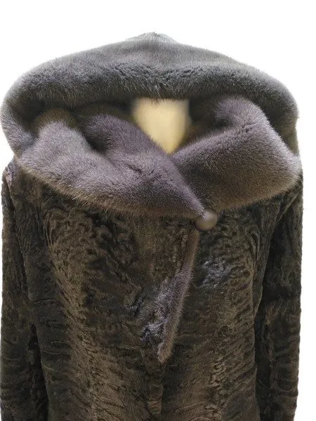 Capucha de un chaquetón de lomos de astracán, ref. 14152